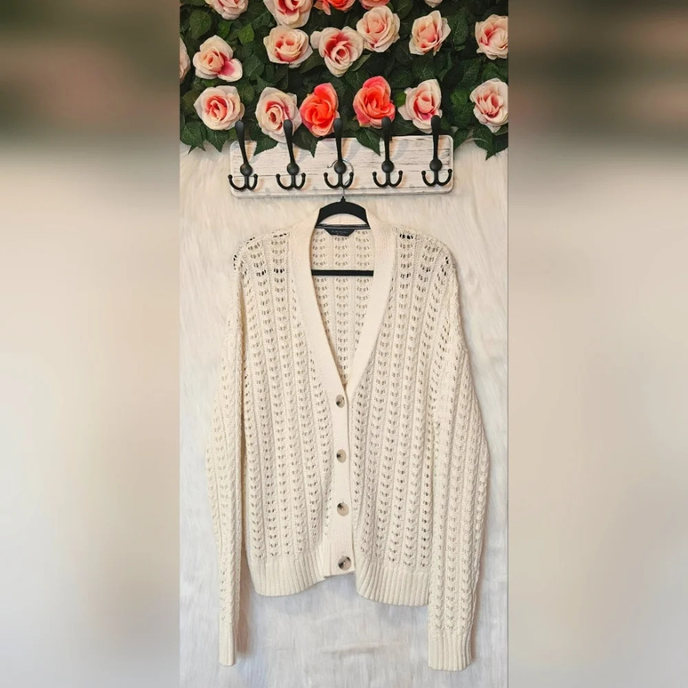 Denver Hayes Women's Semi Fitted Drop Shoulder Button Up Cardigan NWOT